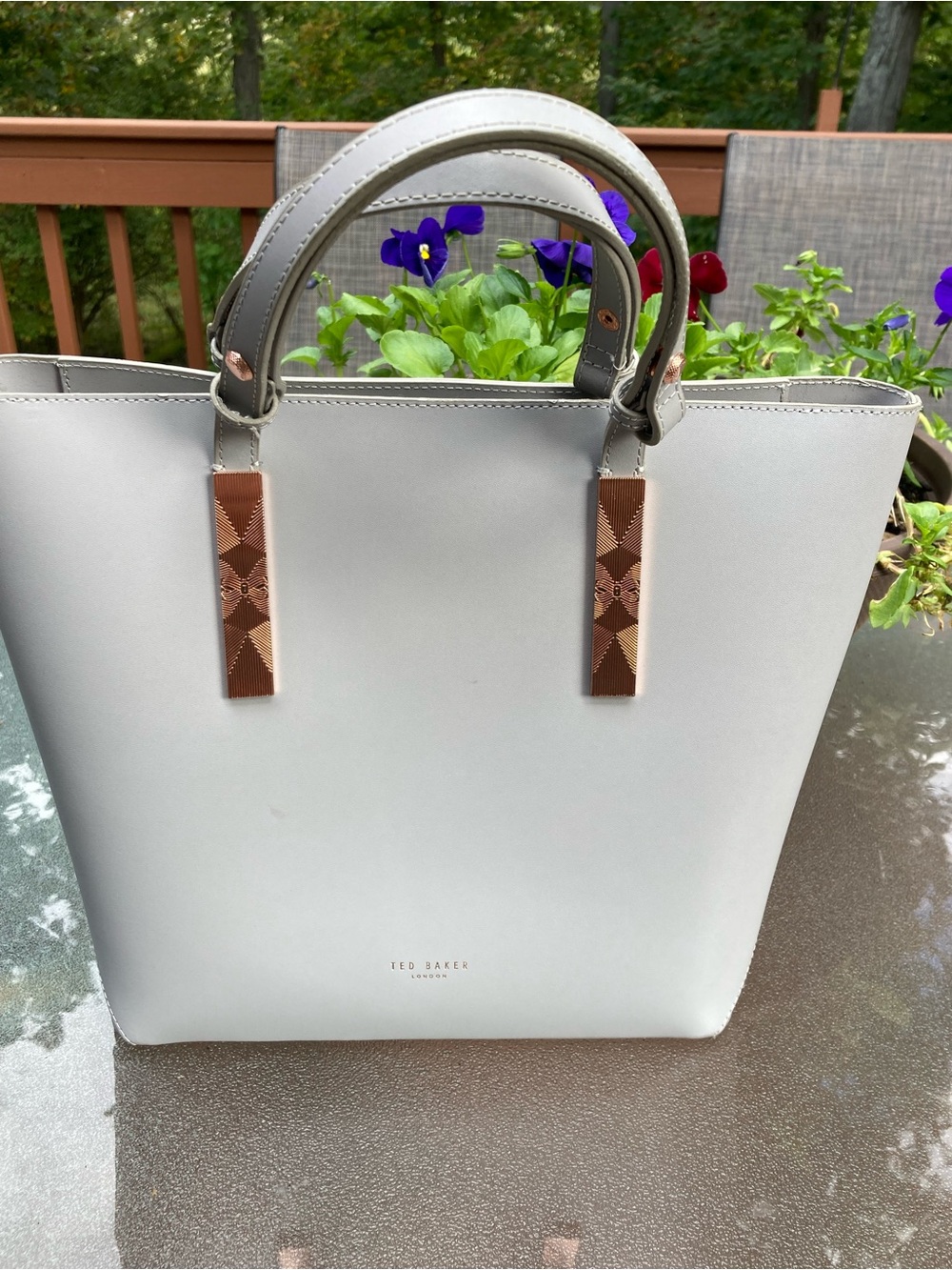 Ted Baker- JACEYY- Adjustable Handle Leather Tote - Light Grey